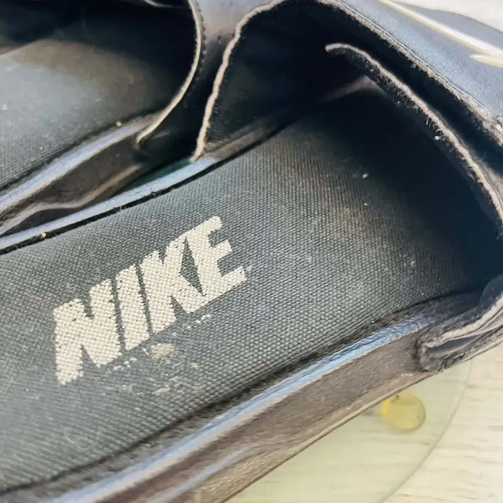Nike Comfort Slides 2 Black Size 4 Boys Girls Unisex Y2K 2010s 2015s